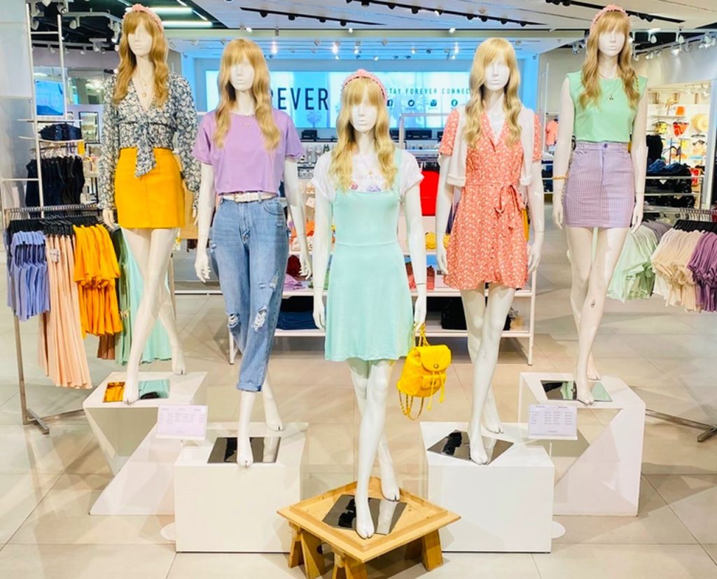 Forever 21 de Guarulhos faz liquidação e lojas da rede devem fechar neste domingo