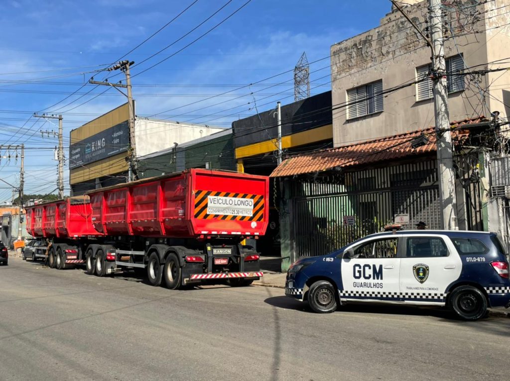 Caminhão roubado encontrado pela GCM