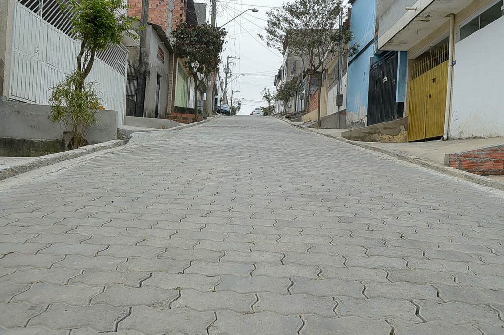 pavimentação x Rua Dois - Vila Canaã - Água Chata