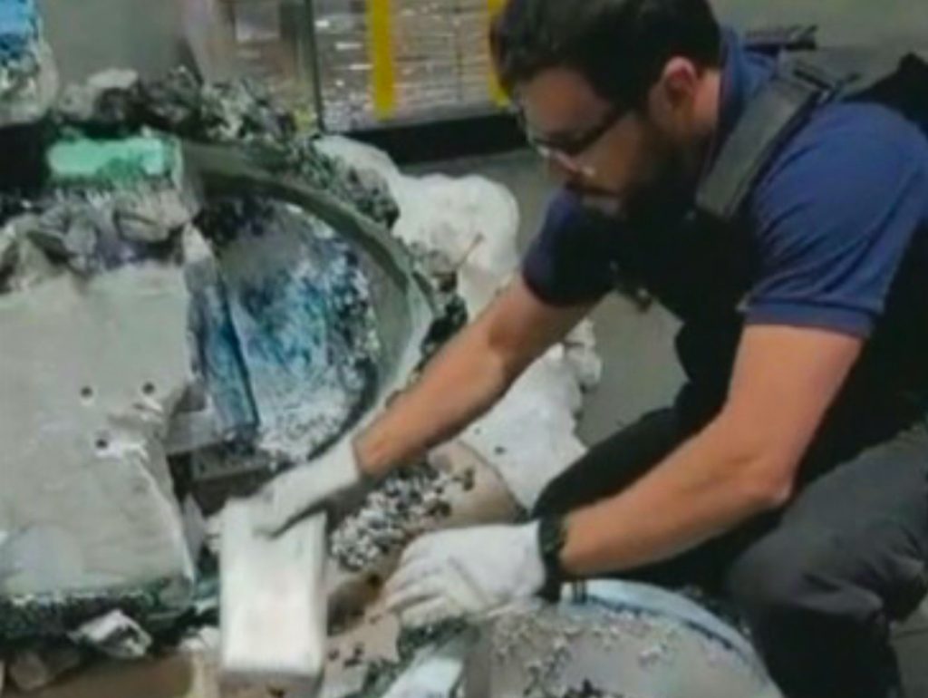 Receita apreende cocaína escondida em esculturas no Aeroporto de Guarulhos 