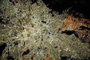 foto área tirada de São Paulo e Guarulhos, que está no lado direito, pela Estação Espacial Internacional - Nasa