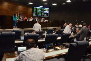 plenário durante sessão na Câmara Municipal