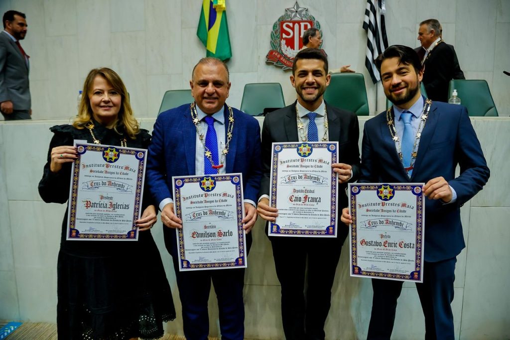 Alesp - Grão colar Ordem do merito Cruz Anhembi para Guti e Americano
