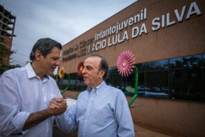 Haddad visita o Hospital do Câncer Infantil de Barretos
