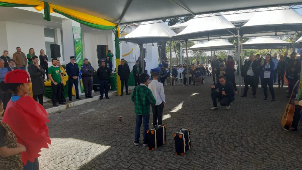 Após dois anos, desfiles da Semana da Pátria retomam no formato presencial Após dois anos, desfiles da Semana da Pátria retomam no formato presencial