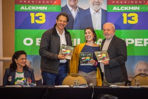 Haddad e Lula em reunião com setor do turismo