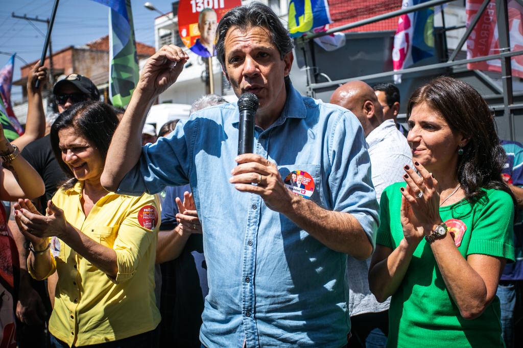 Haddad faz campanha em Avaré