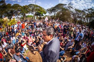 Haddad faz campanha em Rio Claro
