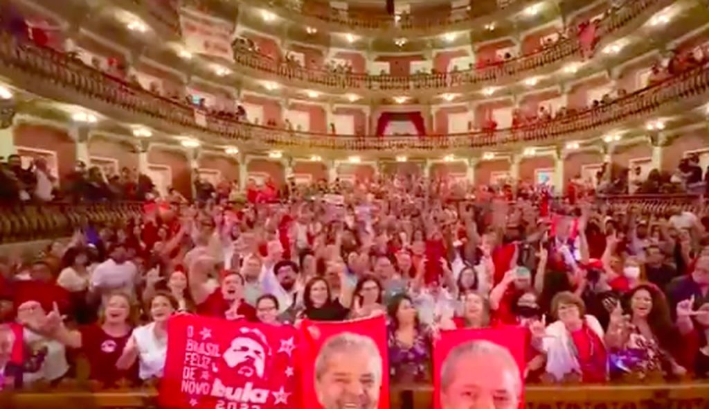 Lula faz ato em Belém e afirma que vai retomar o Ministério da Cultura