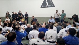 Bolsonaro e lutadores
