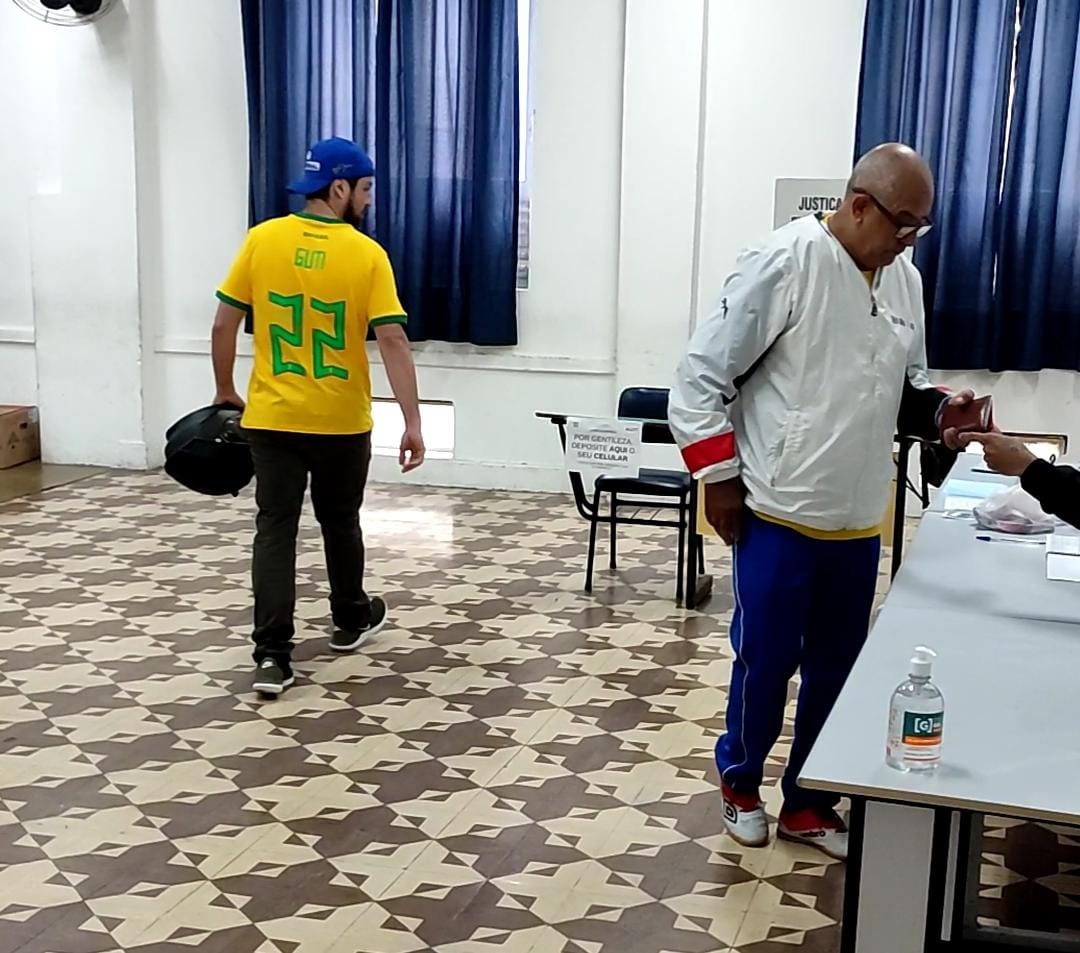 Guti votando na UNG