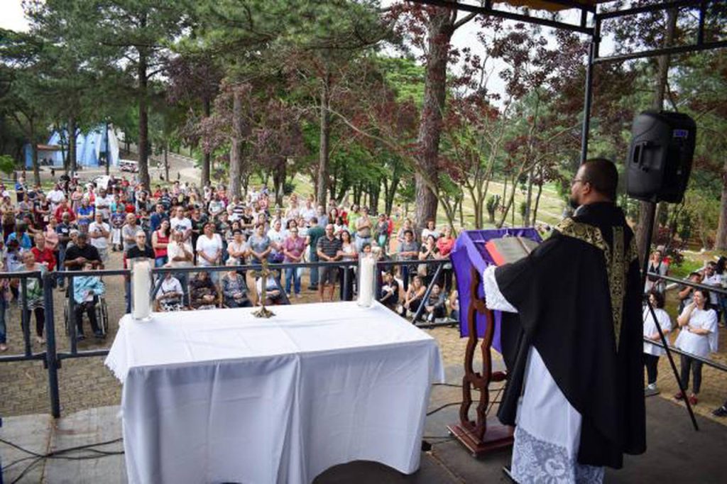 Cemitérios municipais de Guarulhos terão missas e cultos no Dia de Finados