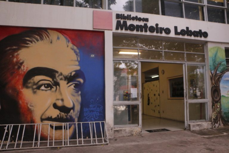 Biblioteca Monteiro Lobato