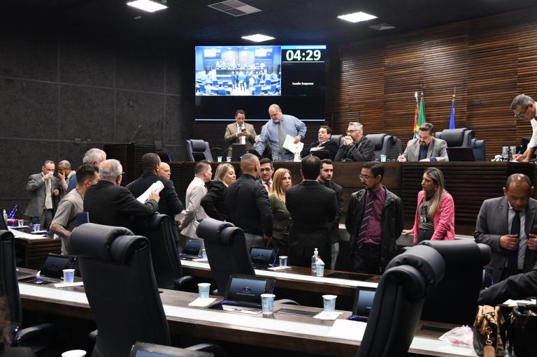 Câmara de Guarulhos x sessão x plenário