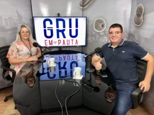 Katiane Souza, do GRUmag, e Wellington Alves, no GRU em Pauta