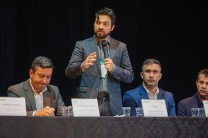 Guti no lancamento-do-Caderno-de-Negocios-do-Condemat-2