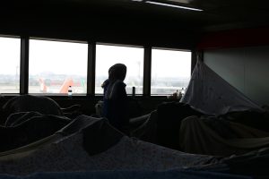 Refugiados afegãos acampados no Aeroporto de Guarulhos
