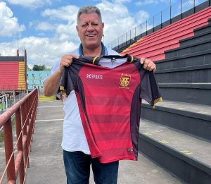 Antônio Pádua, diretor de futebol do Flamengo