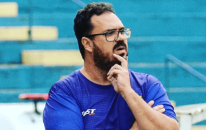 Augusto Ambrogi, técnico do Flamengo de Guarulhos