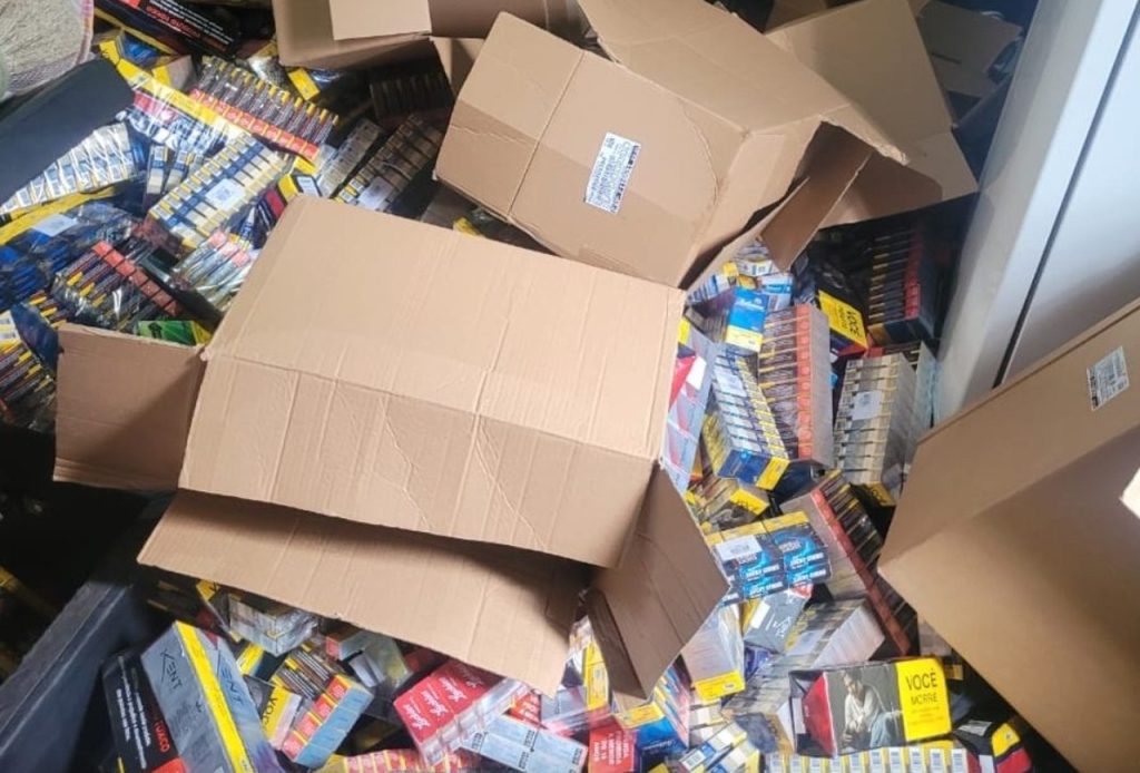 Baep recupera 11 mil maços de cigarros roubados em Guarulhos e prende dupla 