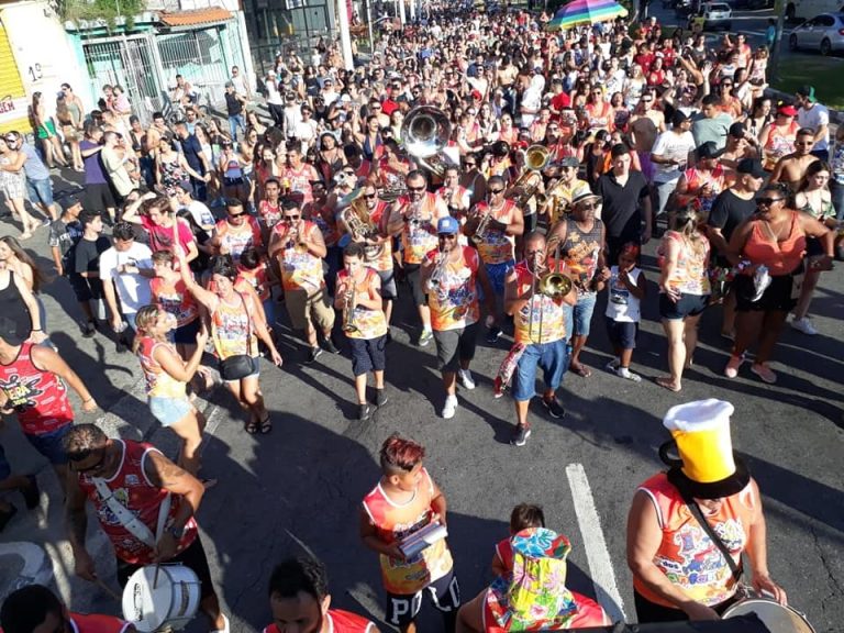 Bloco de rua Fanfarrões, do Carnaval de Guarulhos