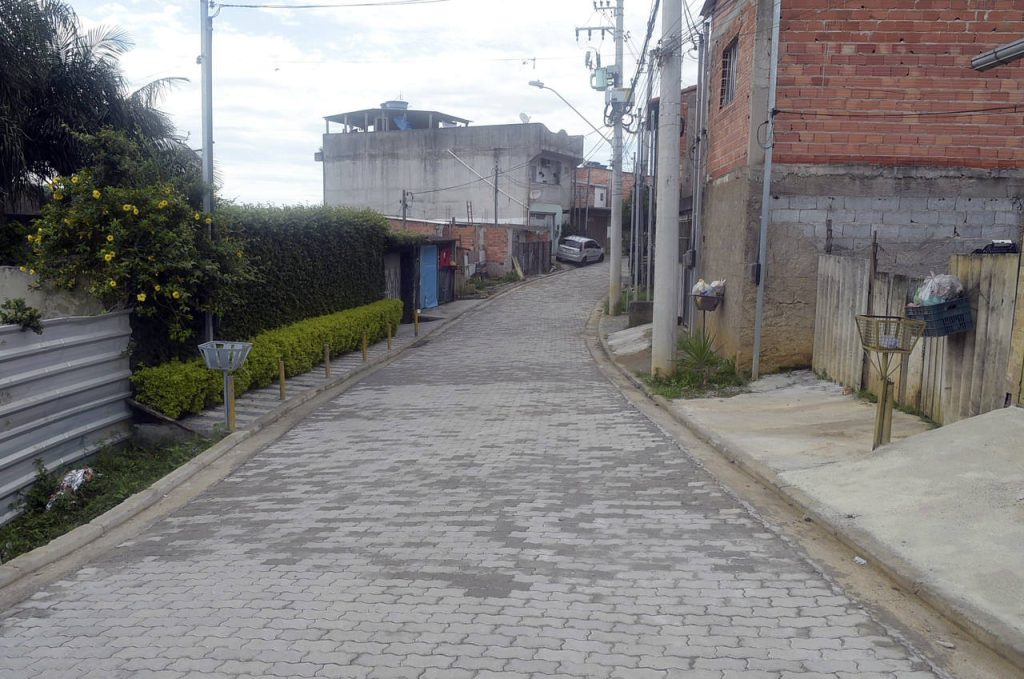 Rua Boa Vista, no Recreio São Jorge, após pavimentação