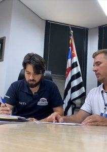 Guti e Thiago Surfista