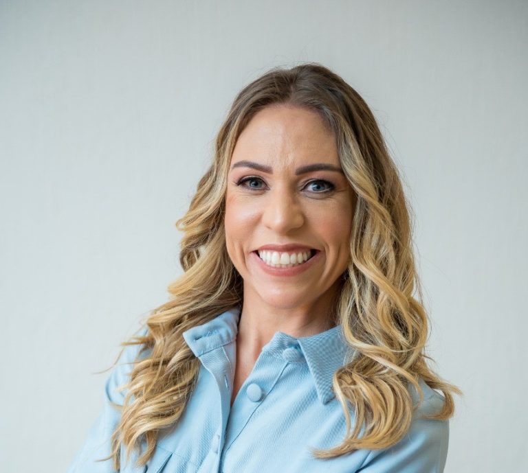 Paula Vela, Santa Inês Extintores