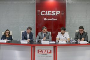 Tarcísio de Freitas, Guti e Maurício Colin, em evento no Ciesp