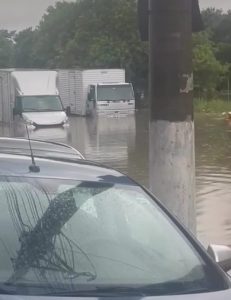 enchente na avenida Guinle