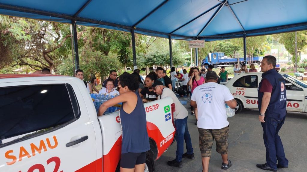 Samu de Guarulhos arrecada 1 tonelada em doações para vítimas das chuvas no litoral
