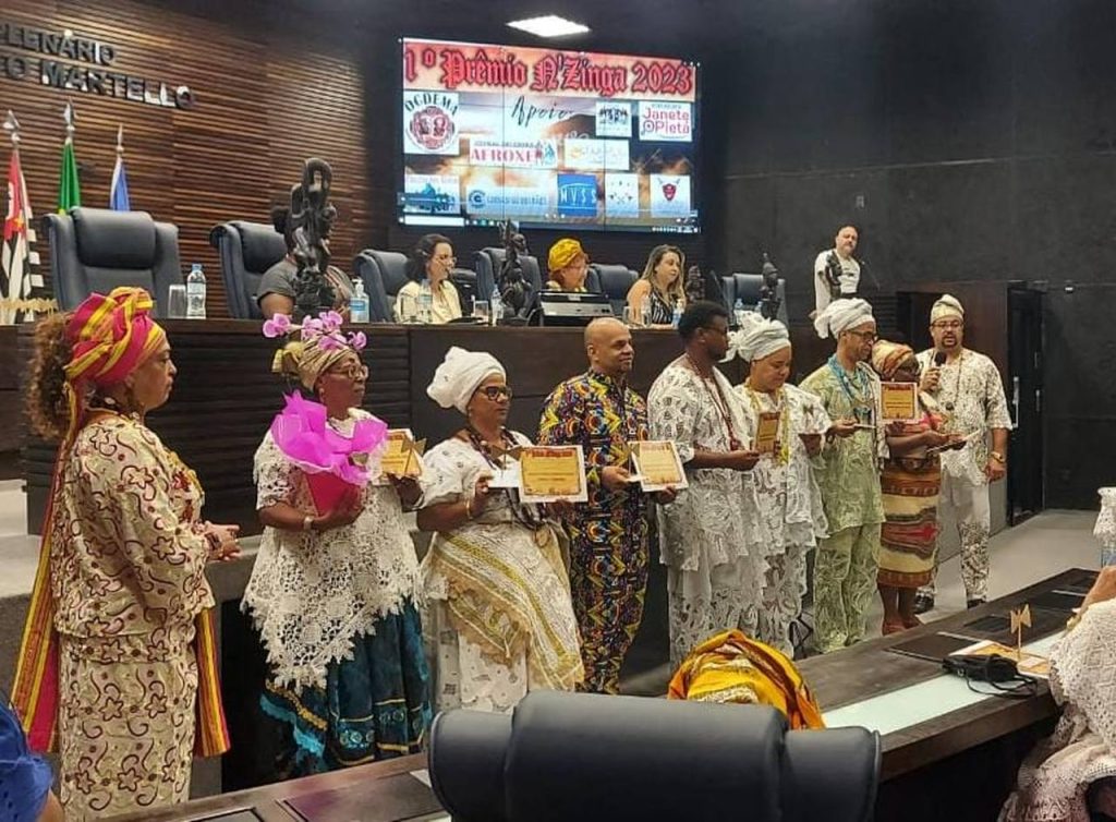 1° Prêmio N'Zinga homenageia autoridades e religiosos na Câmara de Guarulhos