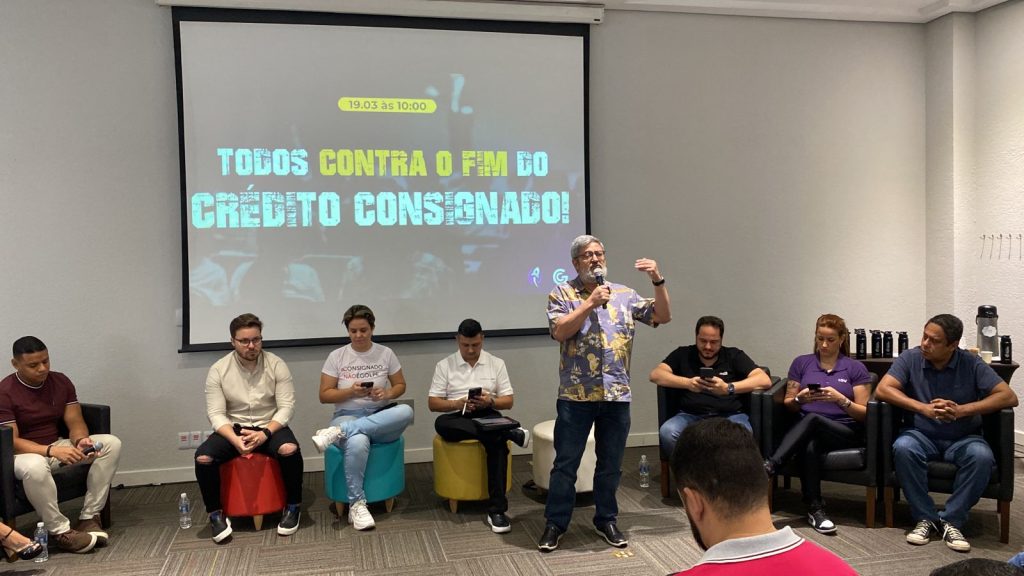 Ato contra suspensão do crédito consignado