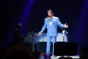 Carlos Roberto, cantor