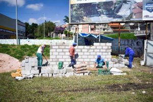 Ecoponto em construção no Bom Clima
