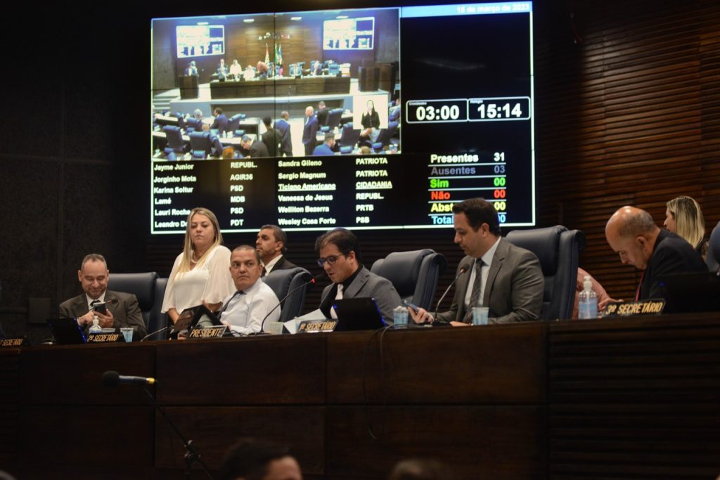 mesa diretora da Câmara de Guarulhos