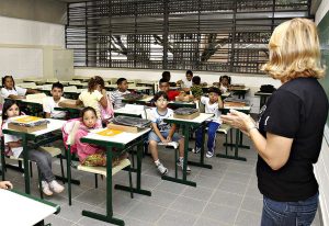sala de aula na rede estadual x professora