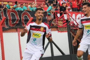 Gol de Emanuel do Flamengo de Guarulhos