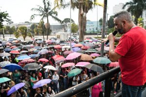 Pedro Zanotti na greve dos professores