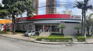 Agencia-no-Bosque-Maia-em-Guarulhos-com-hub-de-investimentos