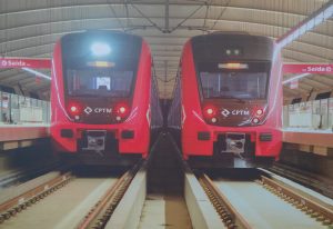 Trens da CPTM na estação Guarulhos da Linha 13-Jade