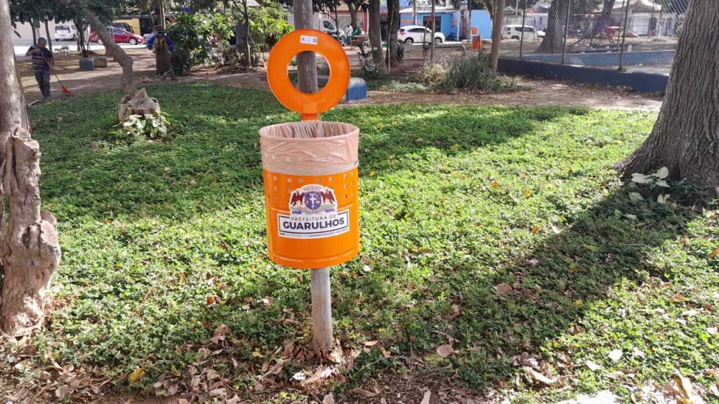 lixeira de Guarulhos