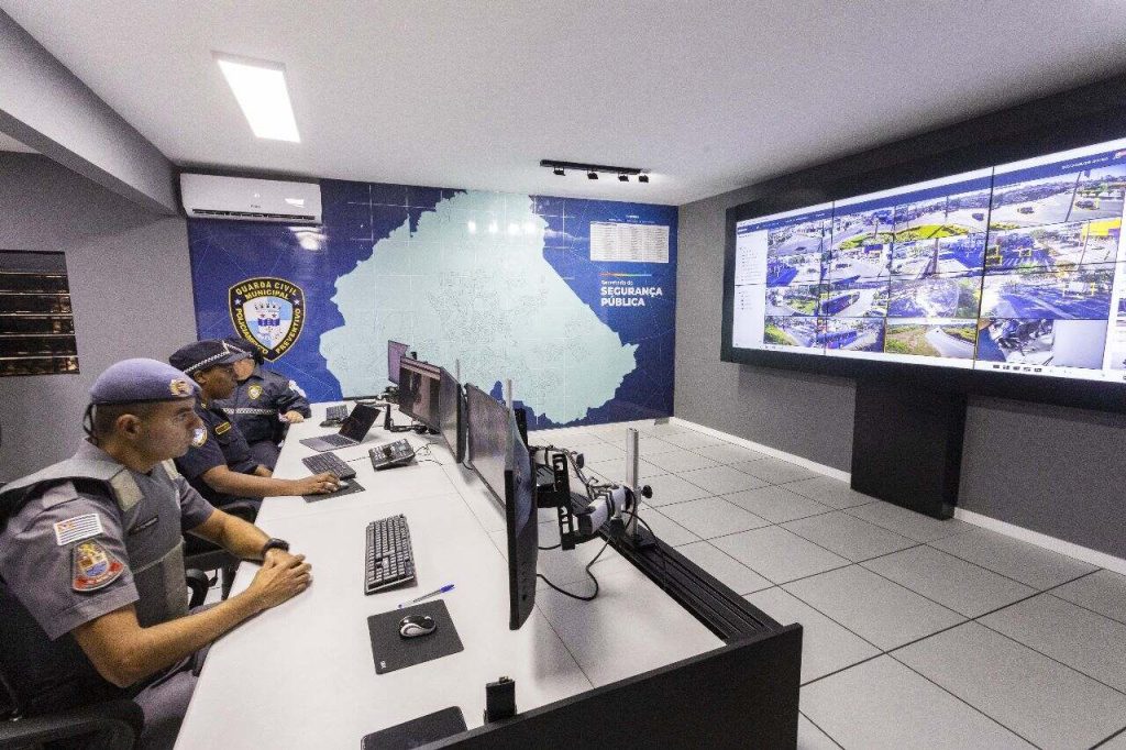 Central de Monitoramento da GCM de Arujá