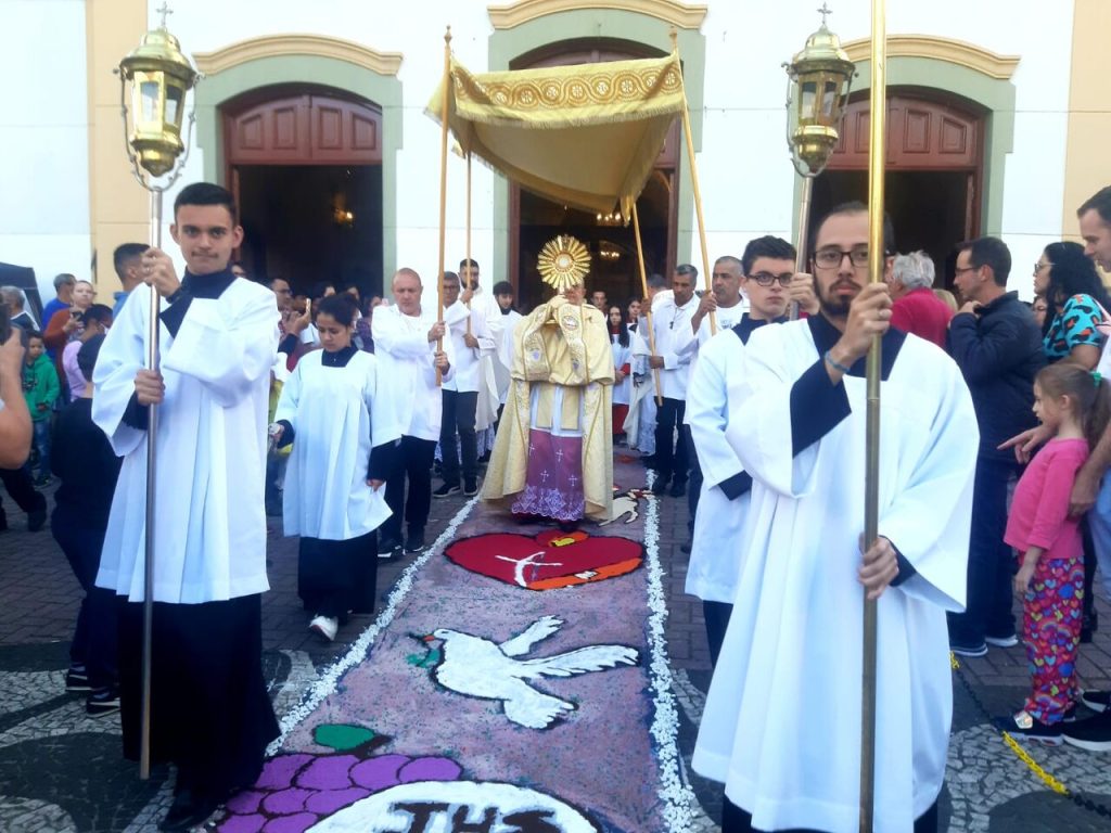 Tapetes de Corpus Christi na matriz