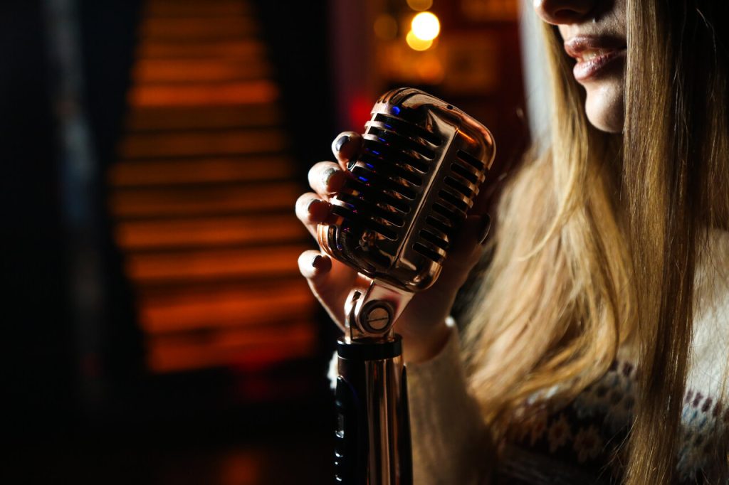 Canto x microfone
