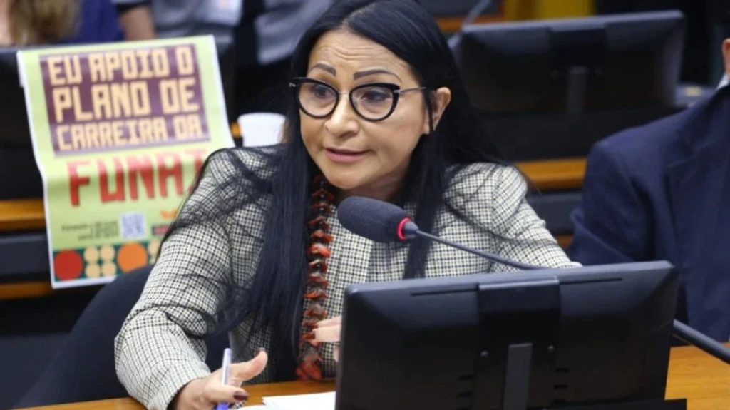deputada Sílvia Waiãpi