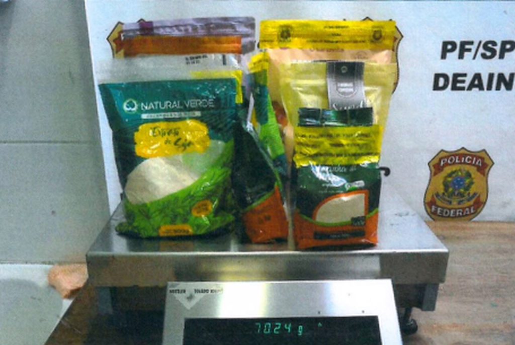 Mulheres são presas após ingestão de droga e transporte de cocaína em Guarulhos