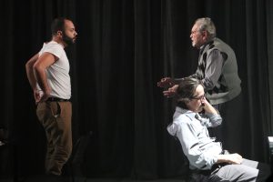 Teatro x espetáculo A Semente da Romã
