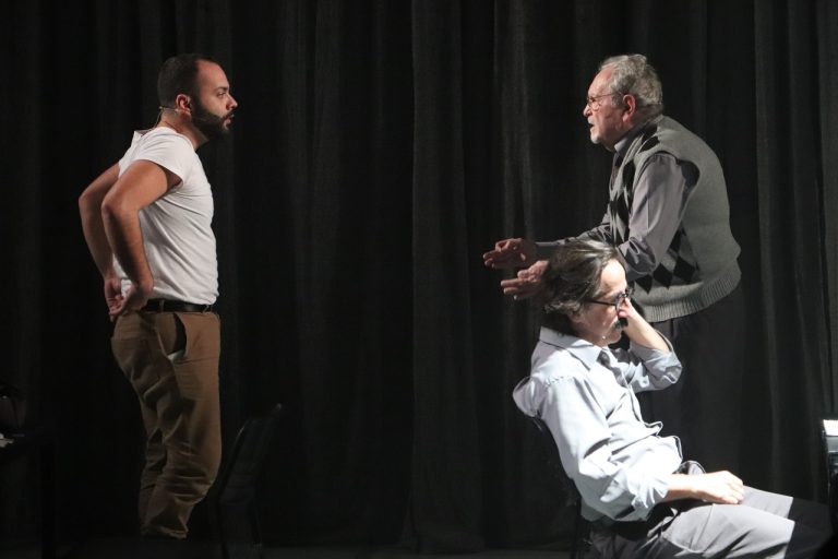Teatro x espetáculo A Semente da Romã