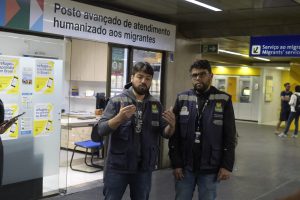 Guti e Fábio Cavalcante no Posto avançado de atendimento humanizado aos migrantes